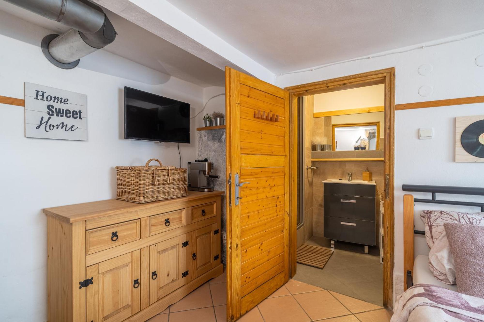 Apartman Karin Rovensko pod Troskami Экстерьер фото